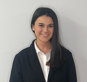 Staff member  Stephanie Allocco from ID_63f51e