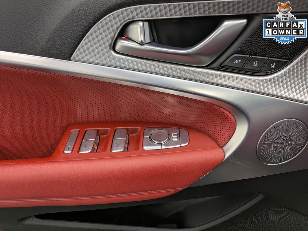 2023 GENESIS G70 Standard - Photo 10