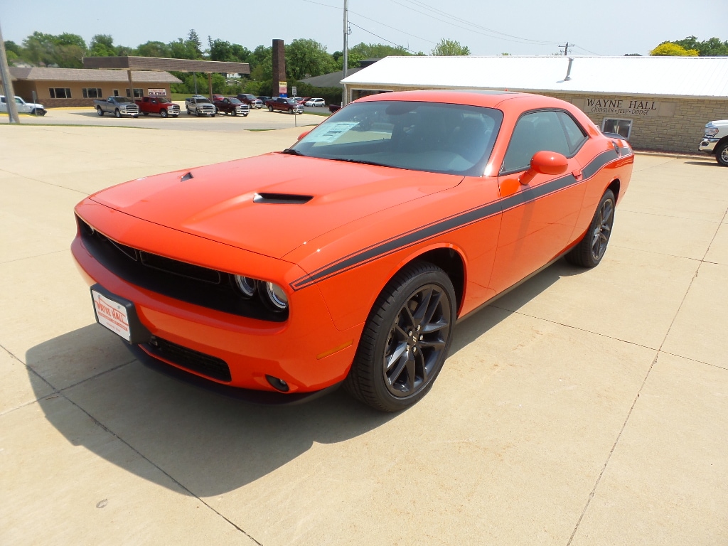 Used 2023 Dodge Challenger SXT with VIN 2C3CDZGG7PH575134 for sale in Anamosa, IA