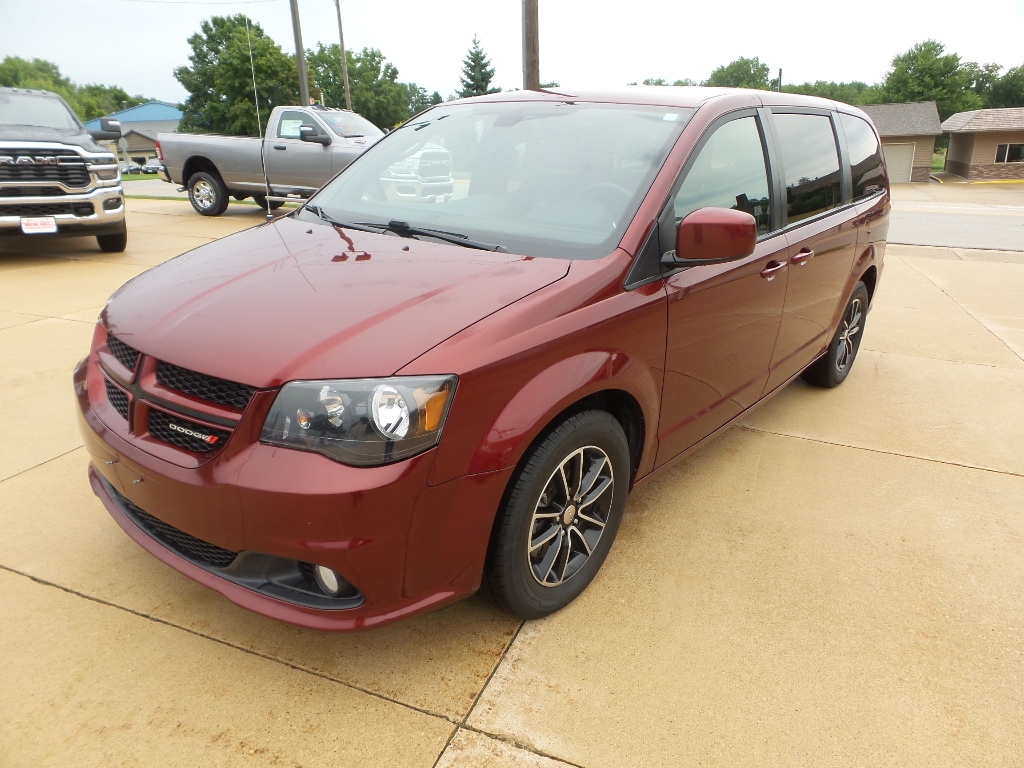 Used 2019 Dodge Grand Caravan GT with VIN 2C4RDGEG3KR553230 for sale in Anamosa, IA