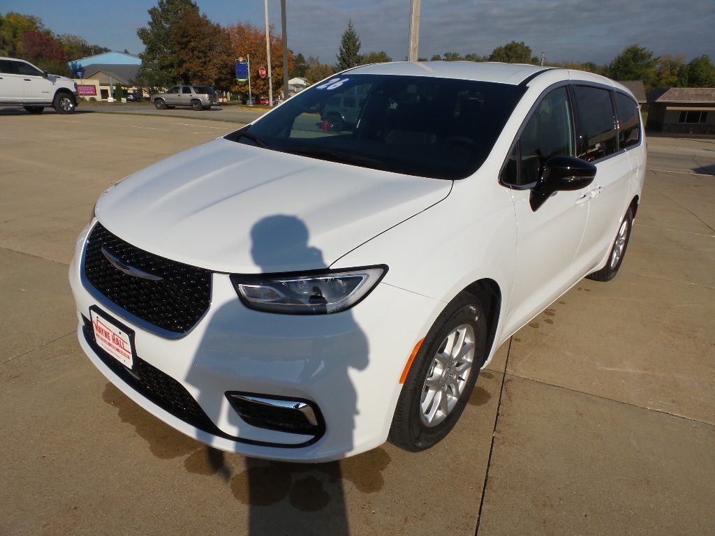 New 2026 Chrysler Pacifica Select Van Passenger Van