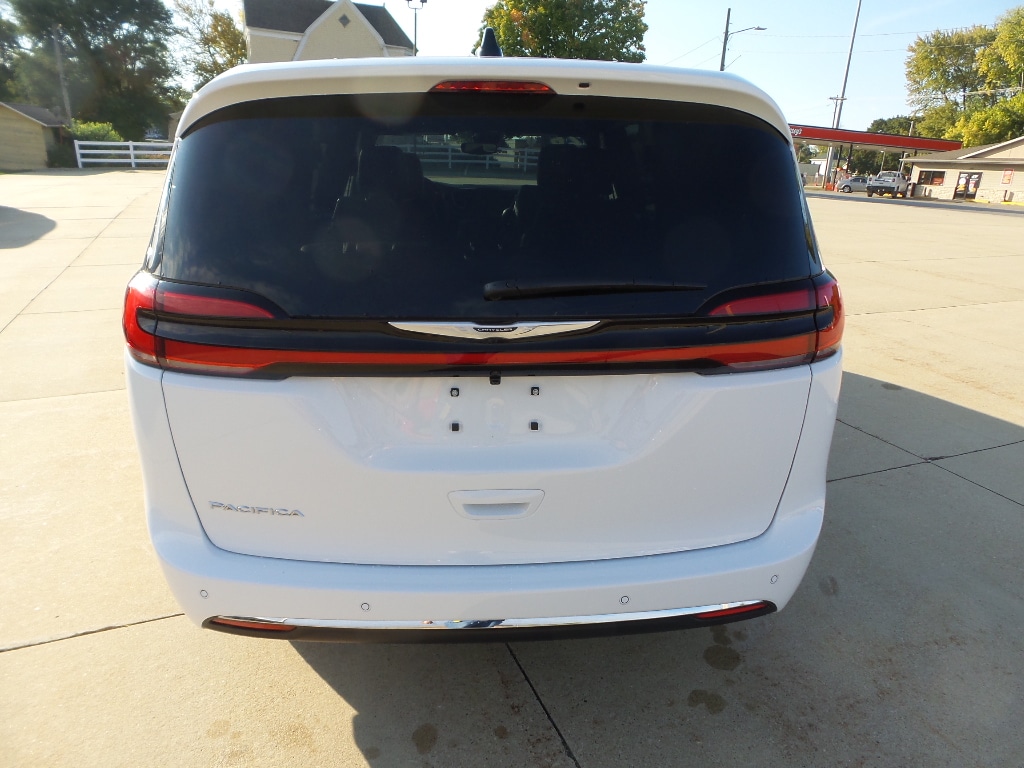 New 2026 Chrysler Pacifica Select Van Passenger Van