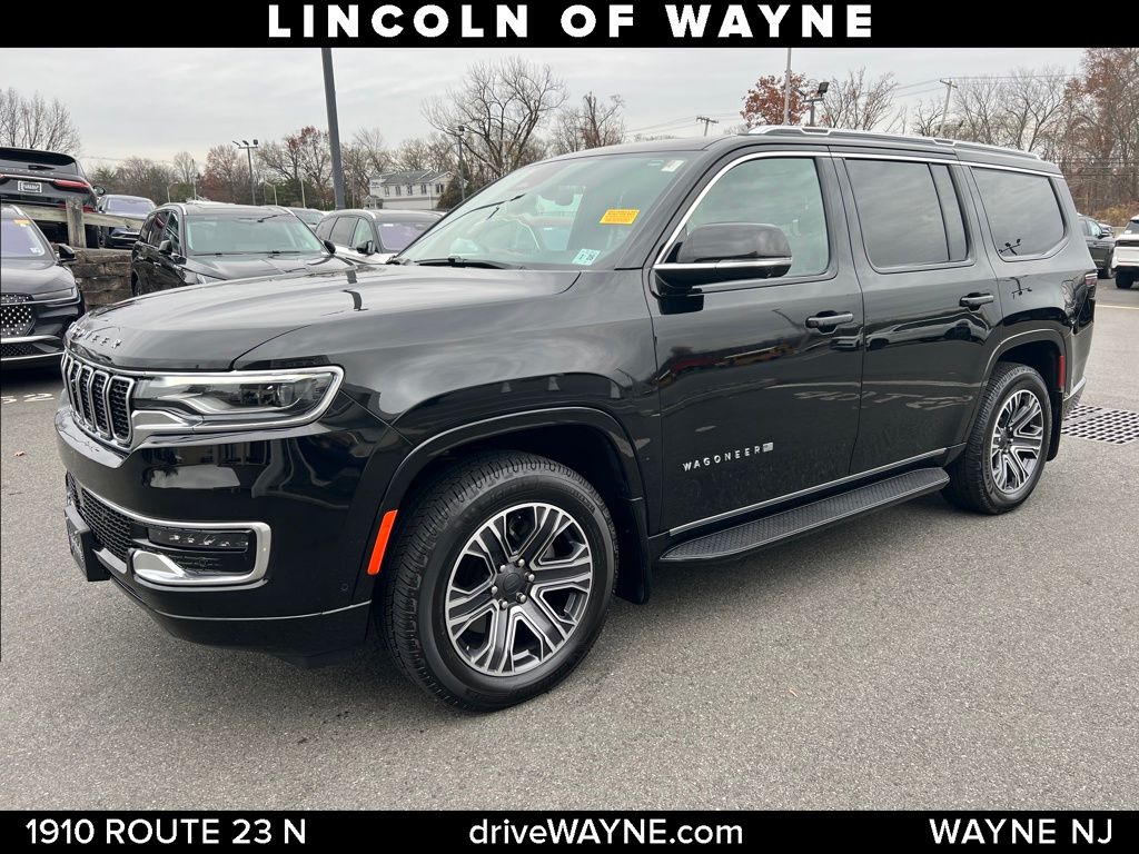 2023 Jeep Wagoneer Base photo 2