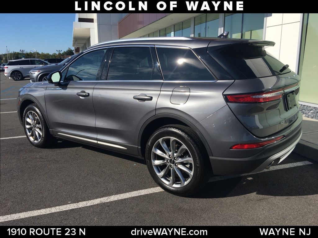 2021 Lincoln Corsair Standard photo 2