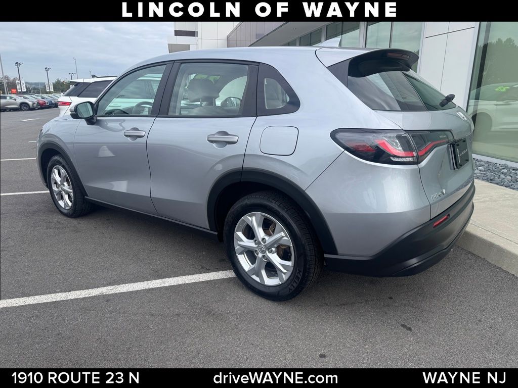 2023 Honda HR-V LX photo 3
