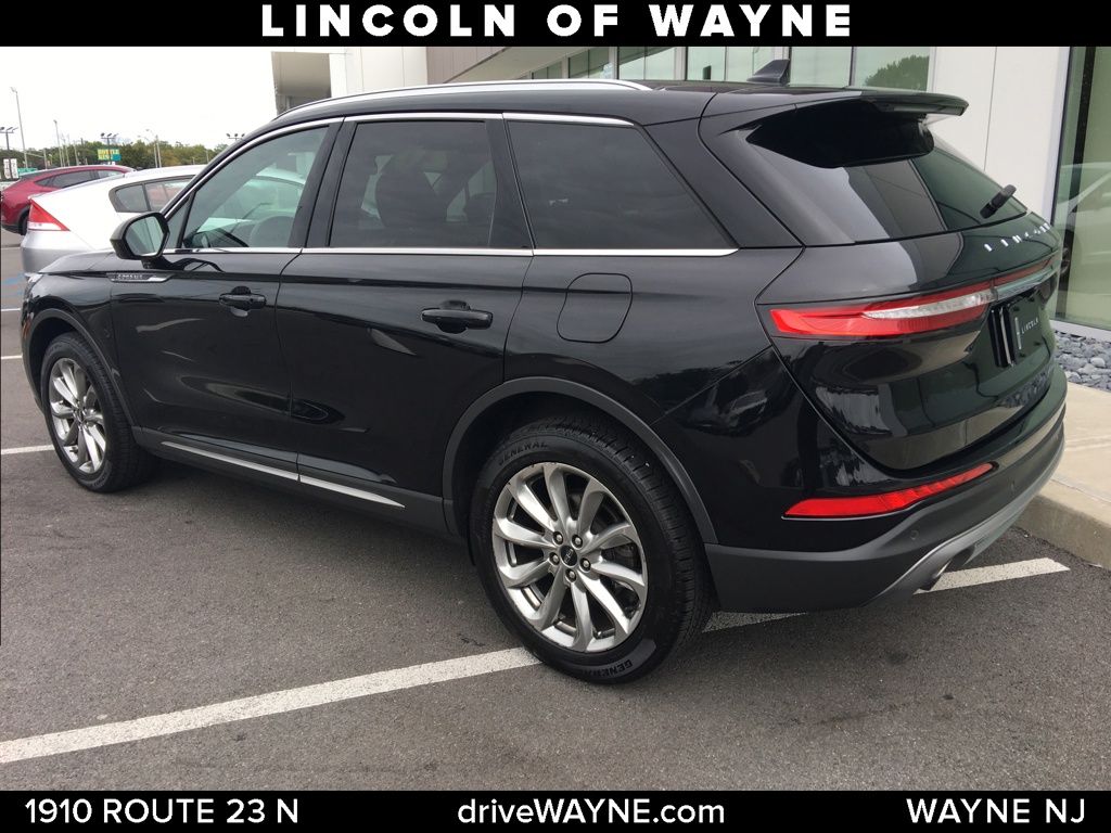 2020 Lincoln Corsair Standard photo 2