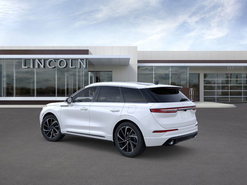 2024 Lincoln Corsair Grand Touring photo 4