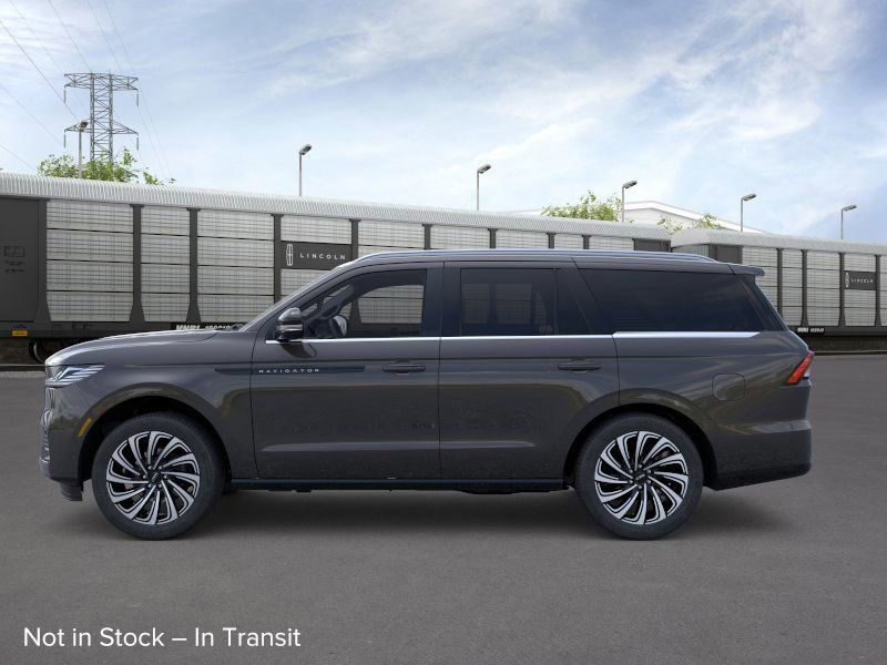 2025 Lincoln Navigator Black Label photo 3