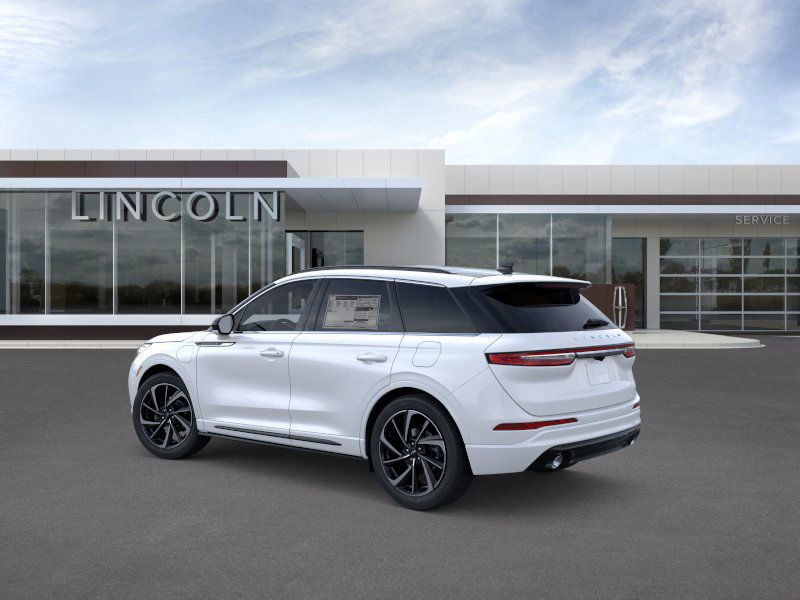 2025 Lincoln Corsair Grand Touring photo 4