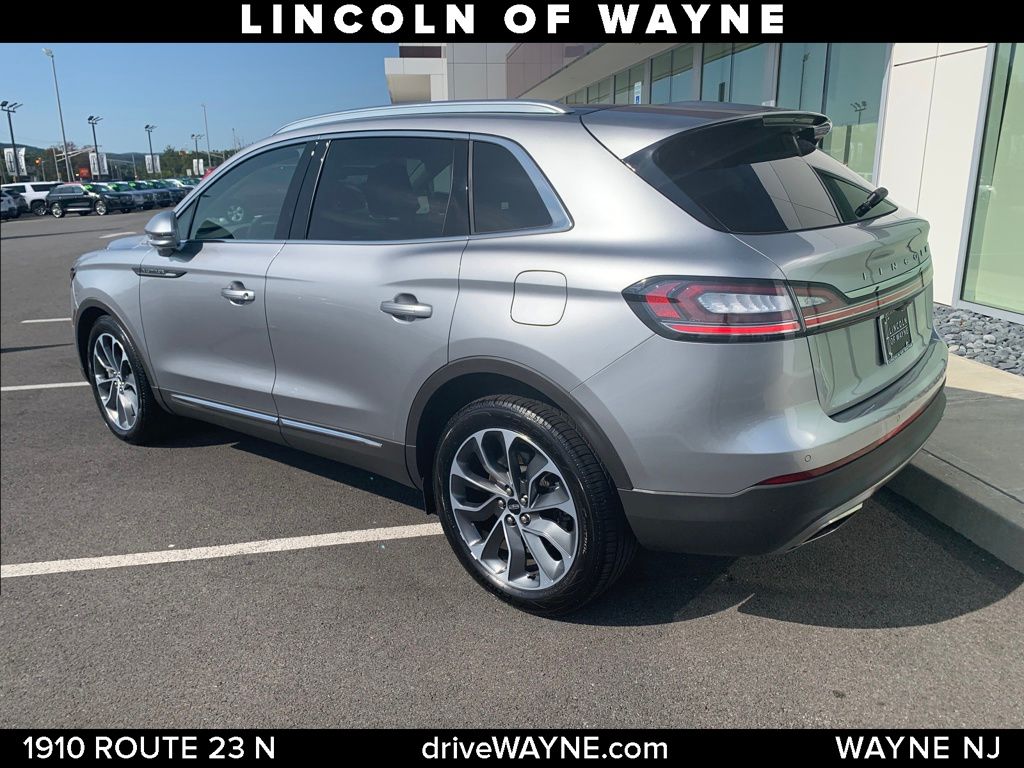 2022 Lincoln Nautilus Reserve photo 2