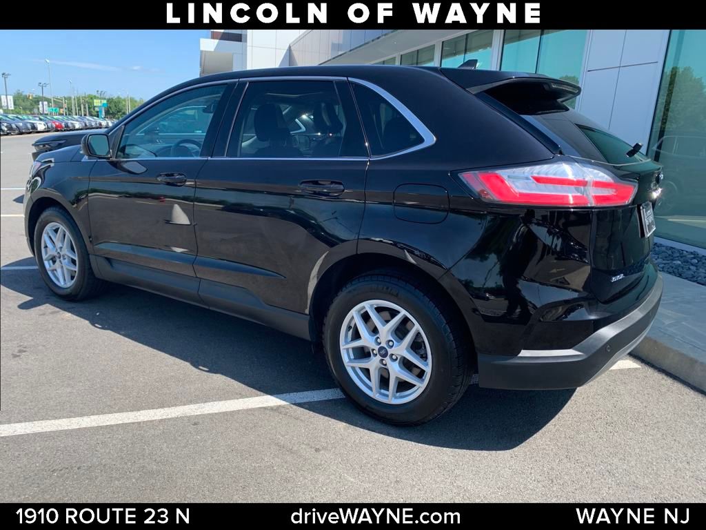 2022 Ford Edge SEL photo 3