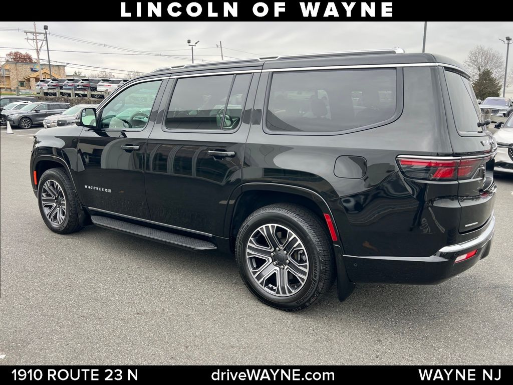 2023 Jeep Wagoneer Base photo 3