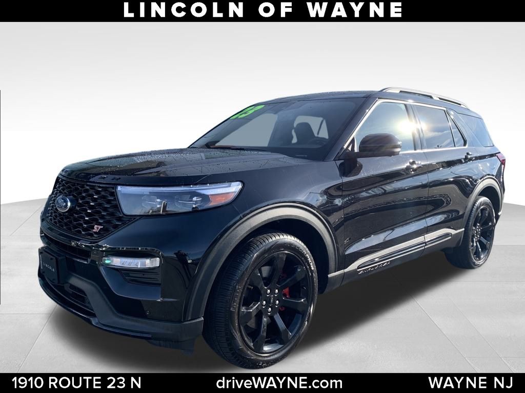 2023 Ford Explorer ST's photo