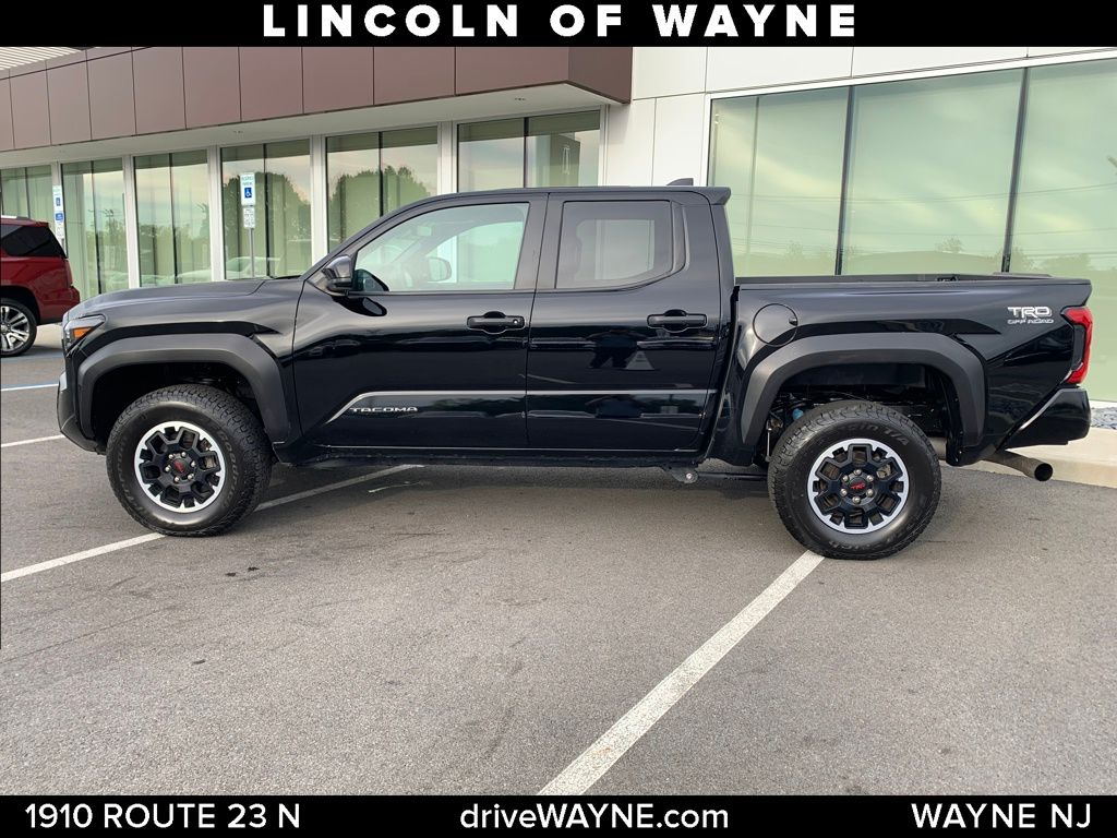 2024 Toyota Tacoma TRD Sport photo 2