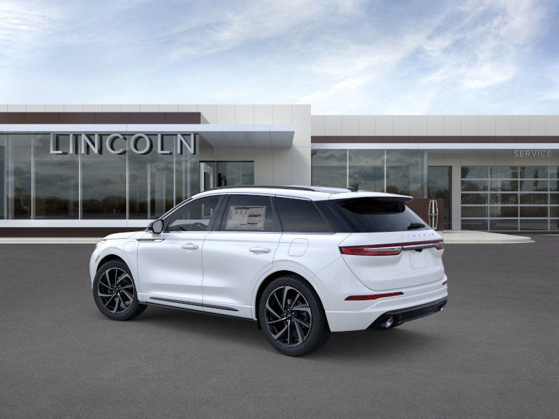 2025 Lincoln Corsair Grand Touring photo 4