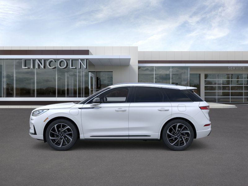 2024 Lincoln Corsair Grand Touring photo 3