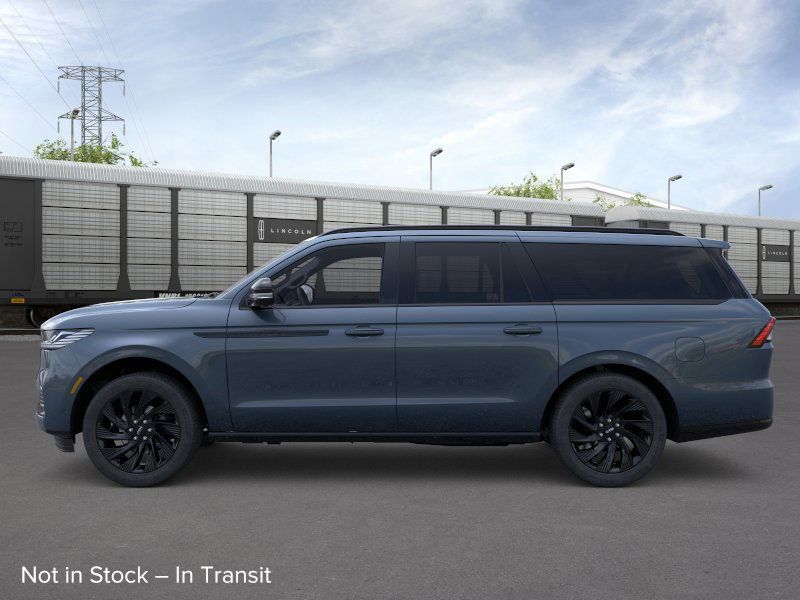 2025 Lincoln Navigator L Reserve photo 3