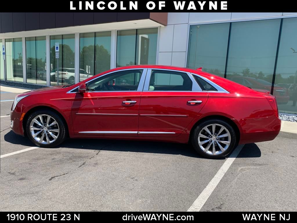 2014 Cadillac XTS Luxury photo 2