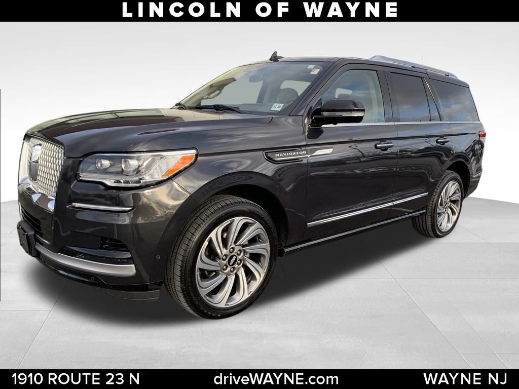 2022 Lincoln Navigator Reserve's photo