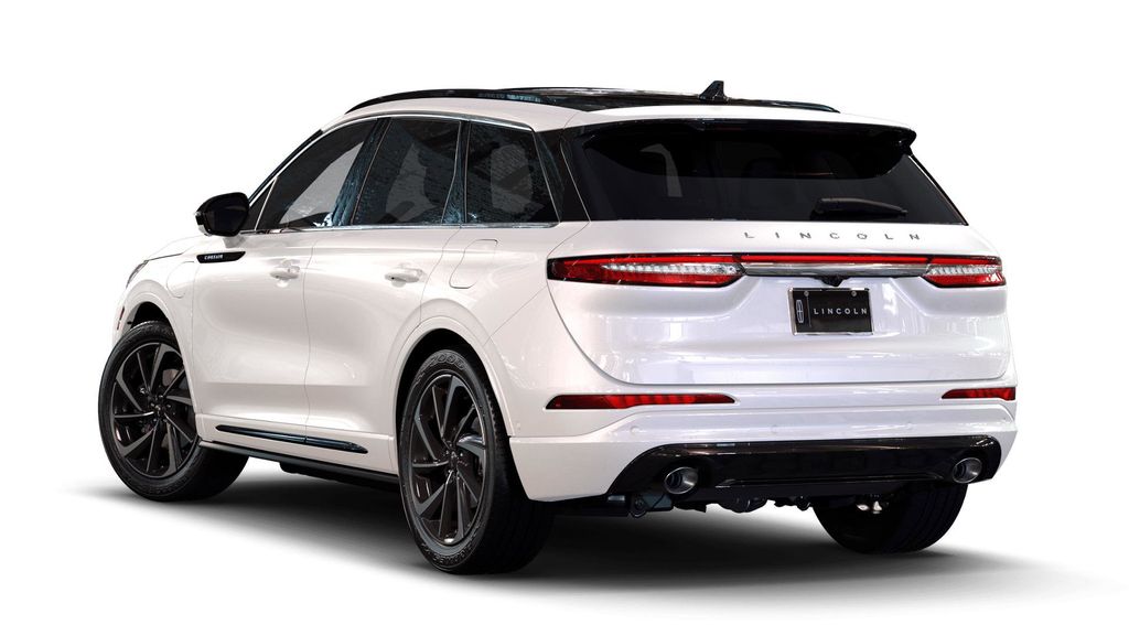 2025 Lincoln Corsair Grand Touring photo 2