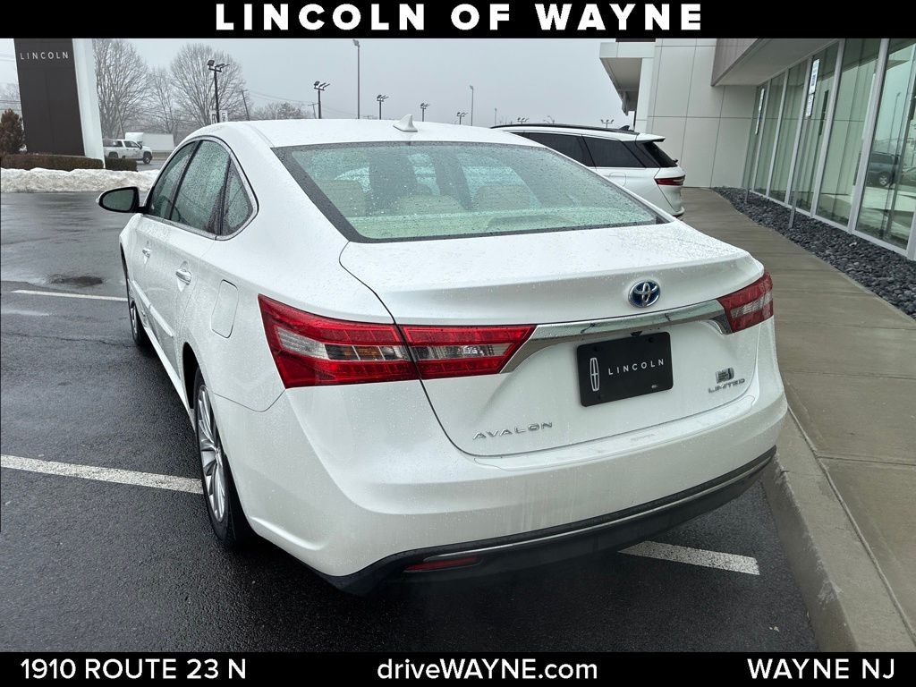 Used 2016 Toyota Avalon Hybrid Limited Sedan