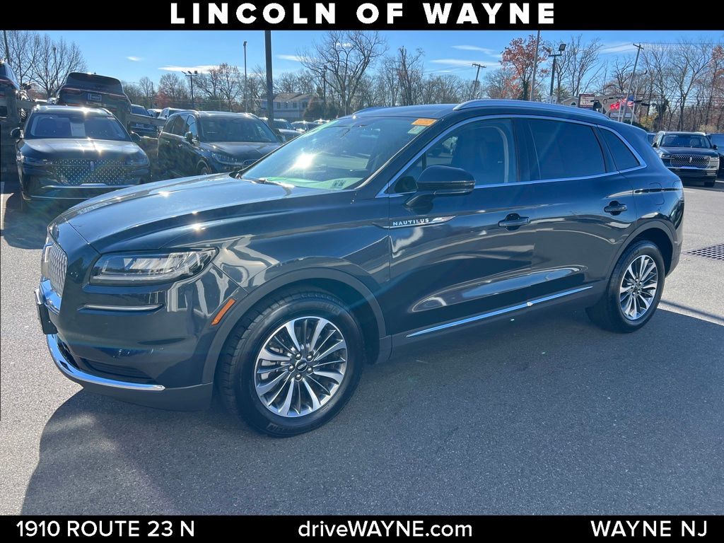 2023 Lincoln Nautilus Standard photo 2