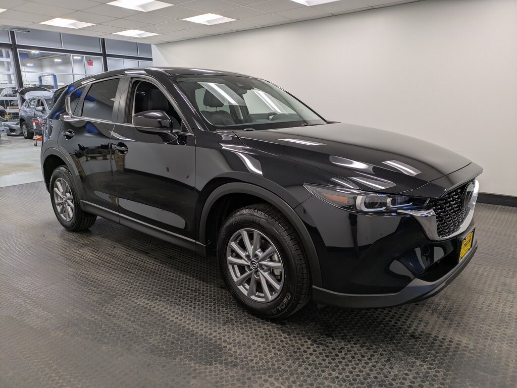 2023 Mazda CX-5 2.5 S Preferred photo 2