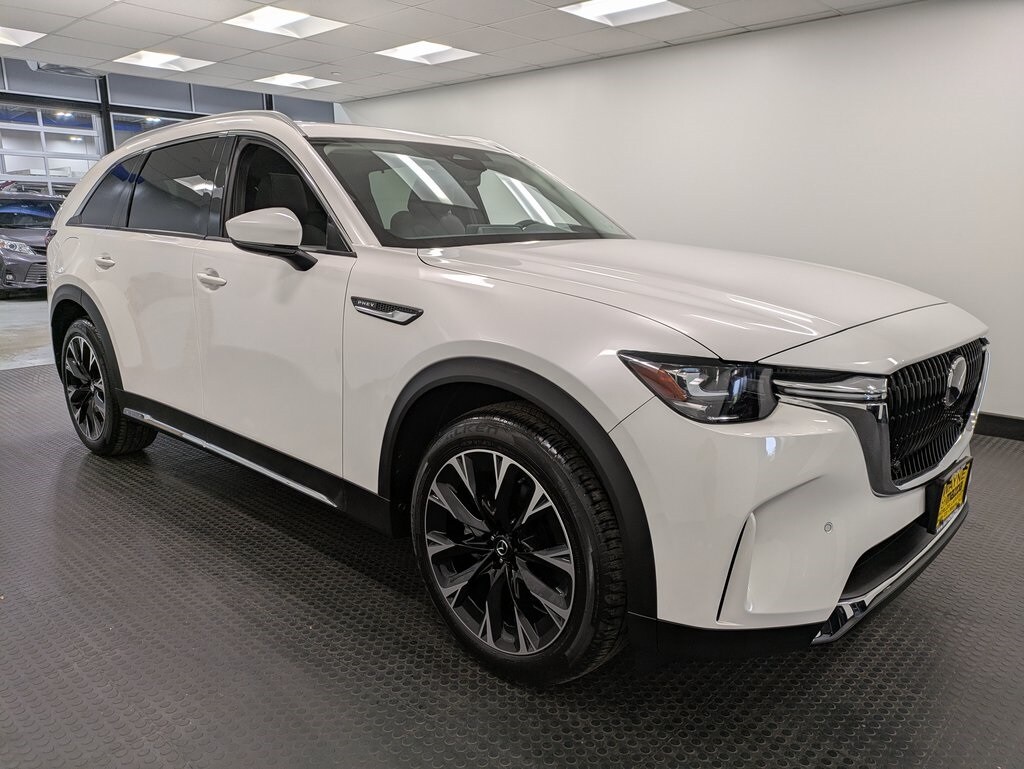 2024 Mazda CX-90 Plug-in Hybrid Premium photo 3
