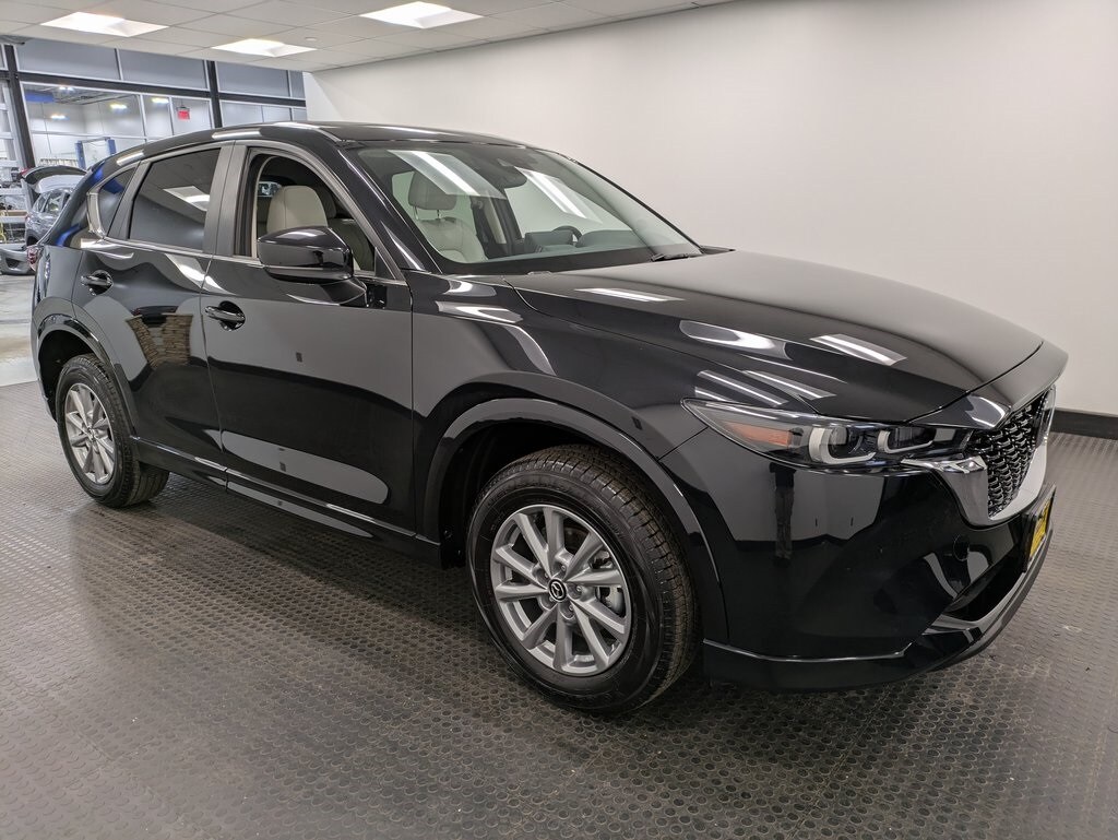 2025 Mazda CX-5 2.5 S Preferred photo 2