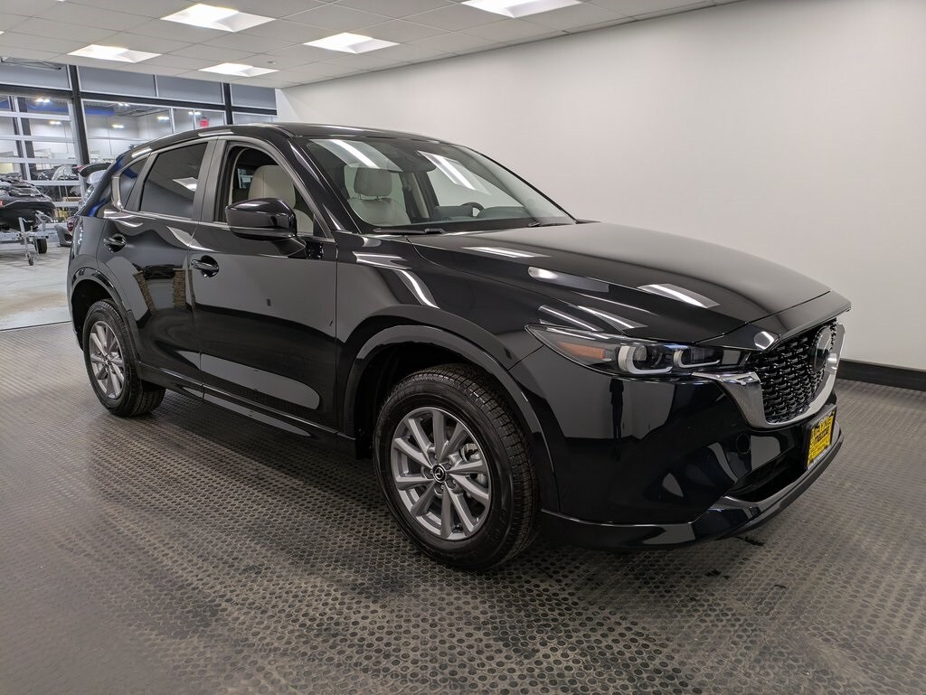 2025 Mazda CX-5 2.5 S Preferred photo 3
