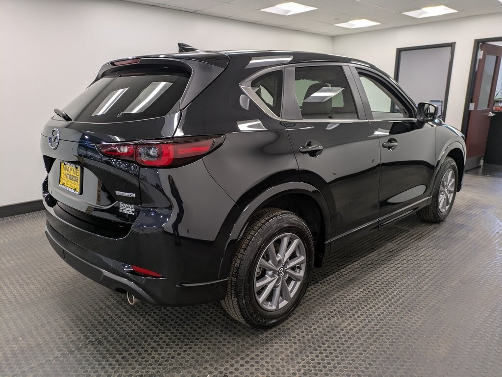 2025 Mazda CX-5 2.5 S Preferred photo 4