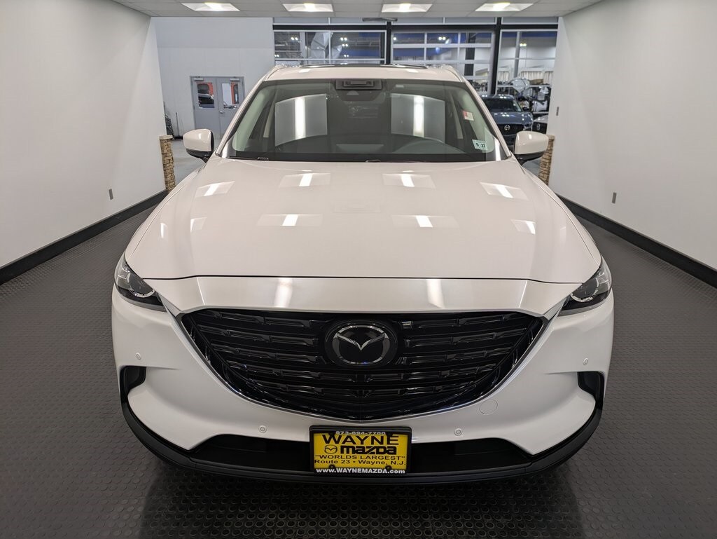 2022 Mazda CX-9 Touring photo 2