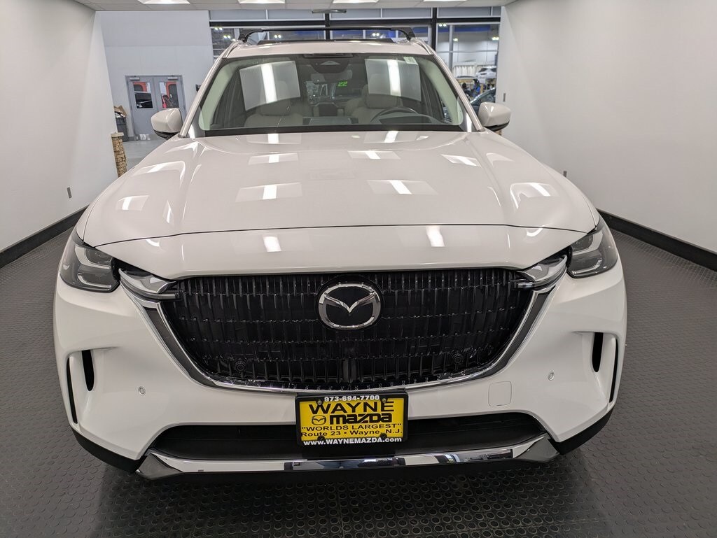 2024 Mazda CX-90 Plug-in Hybrid Premium photo 2