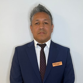 Staff member Manuel Quispe from ID_364486a28da2