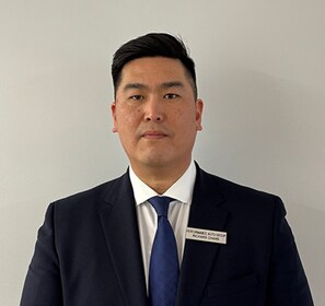 Staff member RICHARD CHANG from ID_364486a28da2