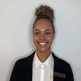 Staff member Kimberly Disla from ID_9355e4aca46e
