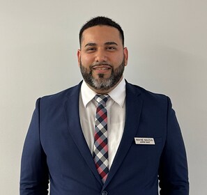 Staff member JORGE DIAZ from ID_c76752c5d8fd