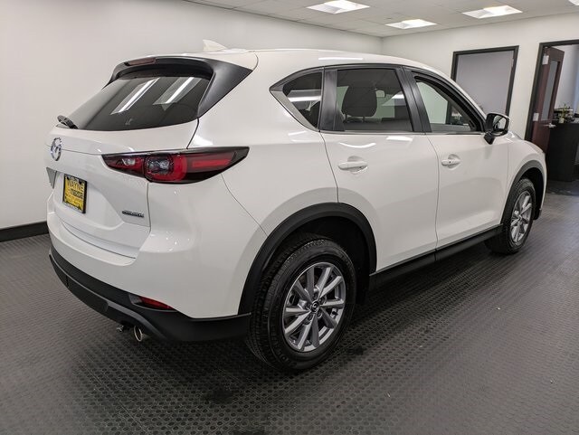 2022 Mazda CX-5 2.5 Select photo 4