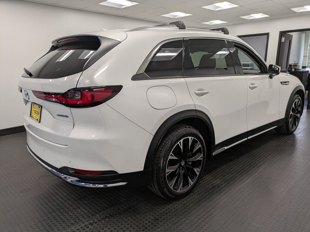2024 Mazda CX-90 Plug-in Hybrid Premium photo 4
