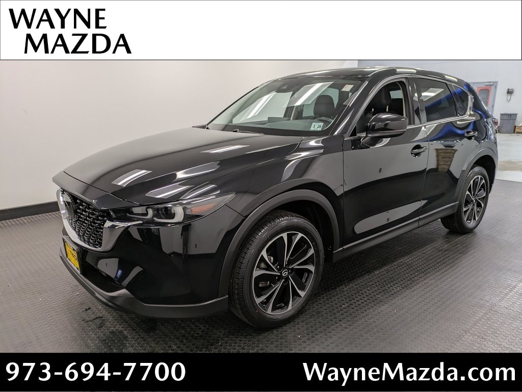 2023 Mazda CX-5 S Premium package