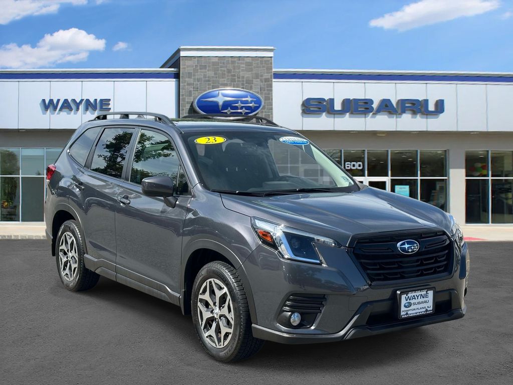 2023 Subaru Forester Premium's photo