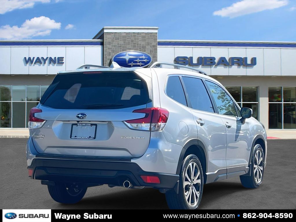 2023 Subaru Forester Limited photo 3
