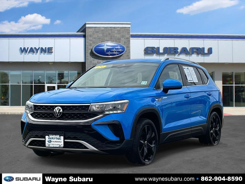 2023 Volkswagen Taos SE photo 2