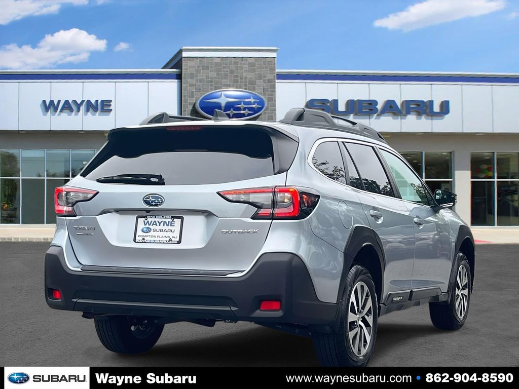2025 Subaru Outback Premium photo 4