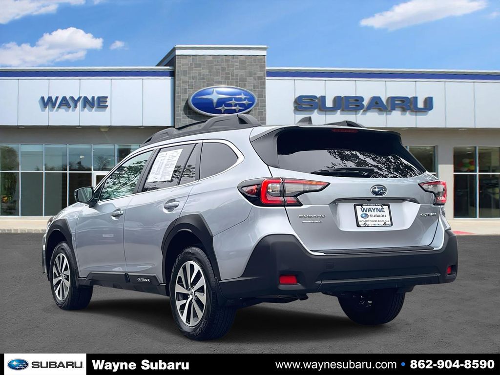 2025 Subaru Outback Premium photo 3