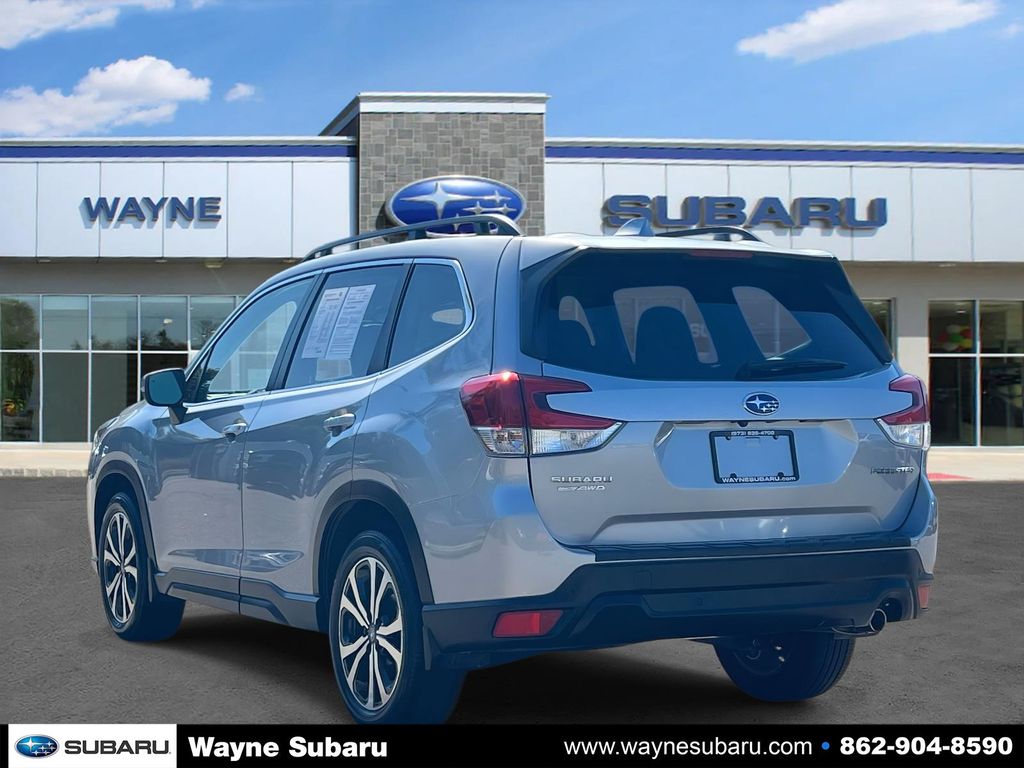 2023 Subaru Forester Limited photo 2