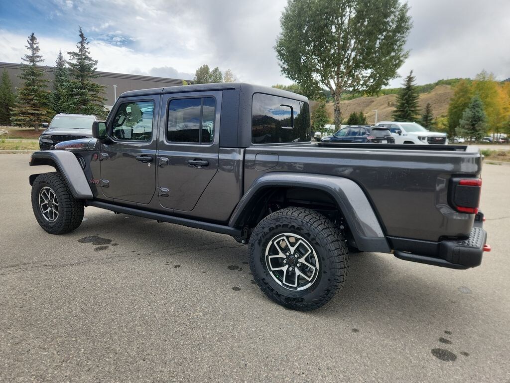New 2025 Jeep Gladiator Rubicon Truck