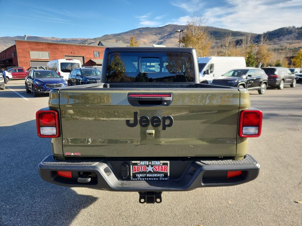 New 2025 Jeep Gladiator Sport Truck