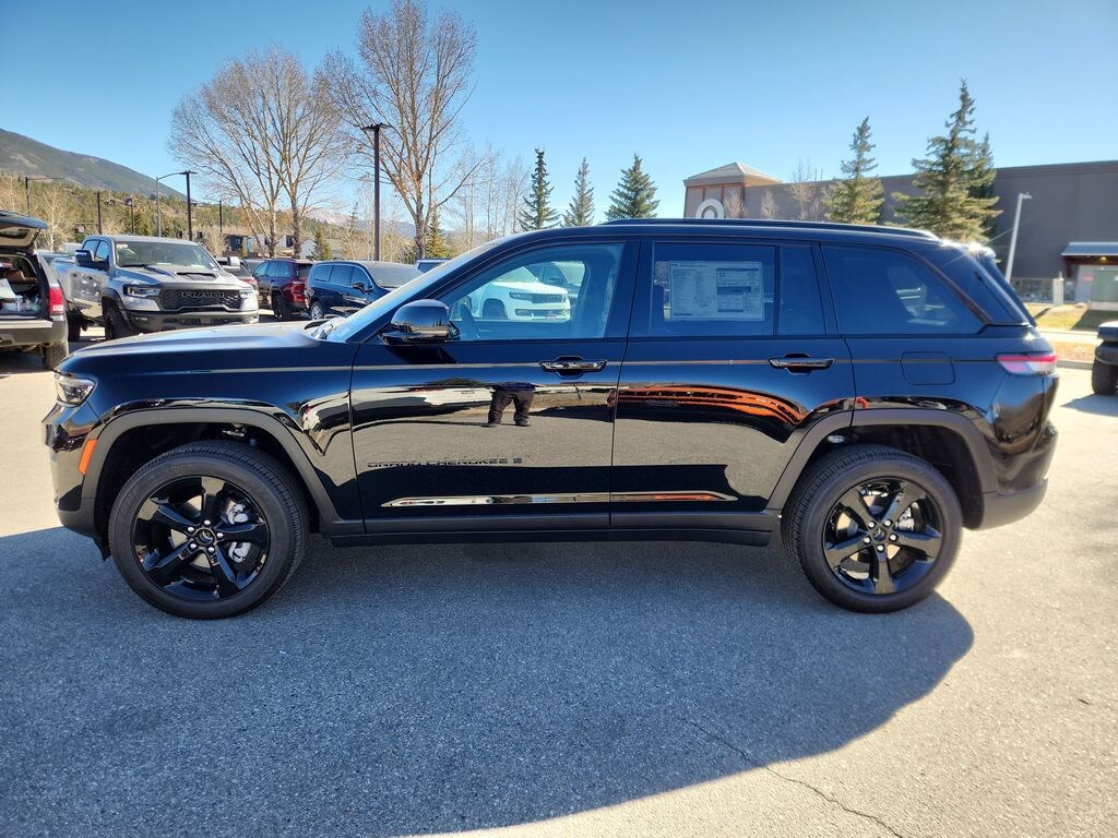 New 2025 Jeep Grand Cherokee Altitude X SUV