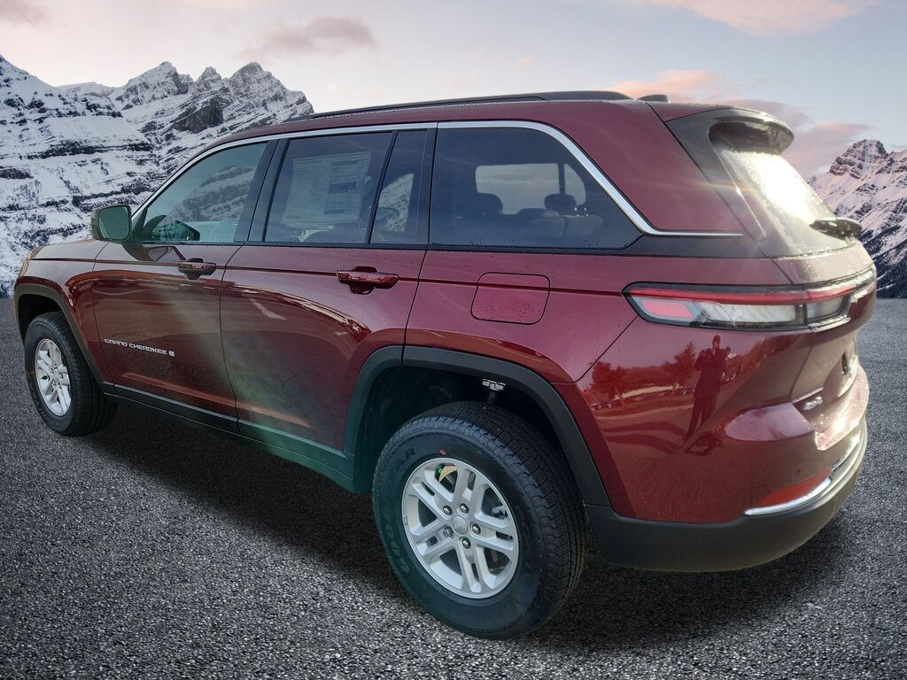 New 2025 Jeep Grand Cherokee Laredo SUV